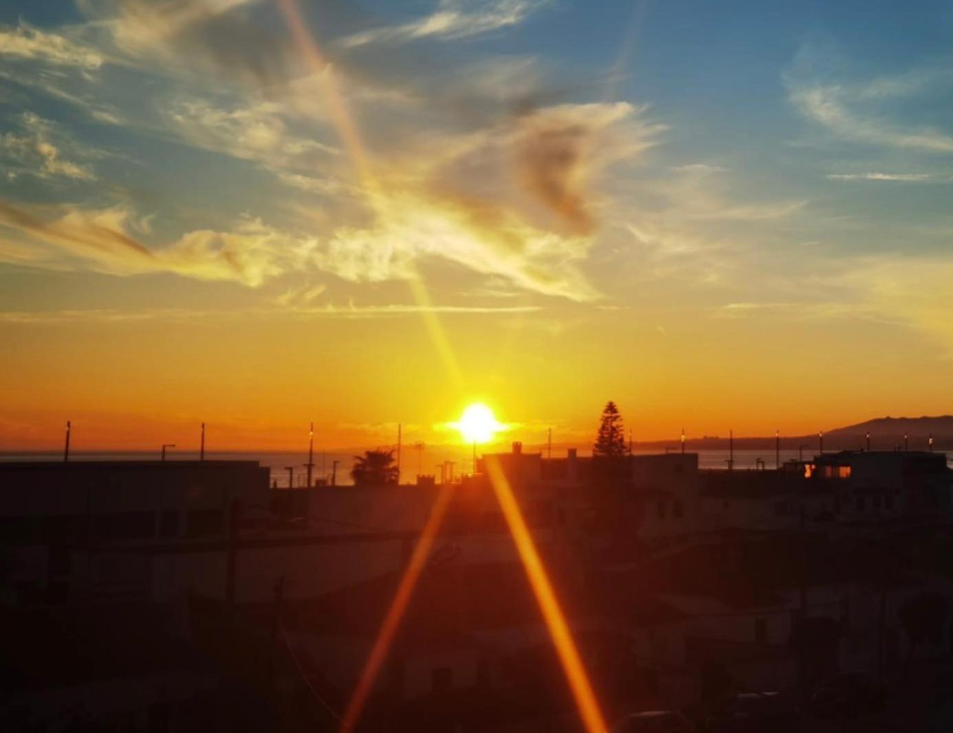 Sea View & Sundown, 150M From The Beach And Surf Spots Costa da Caparica Exterior photo