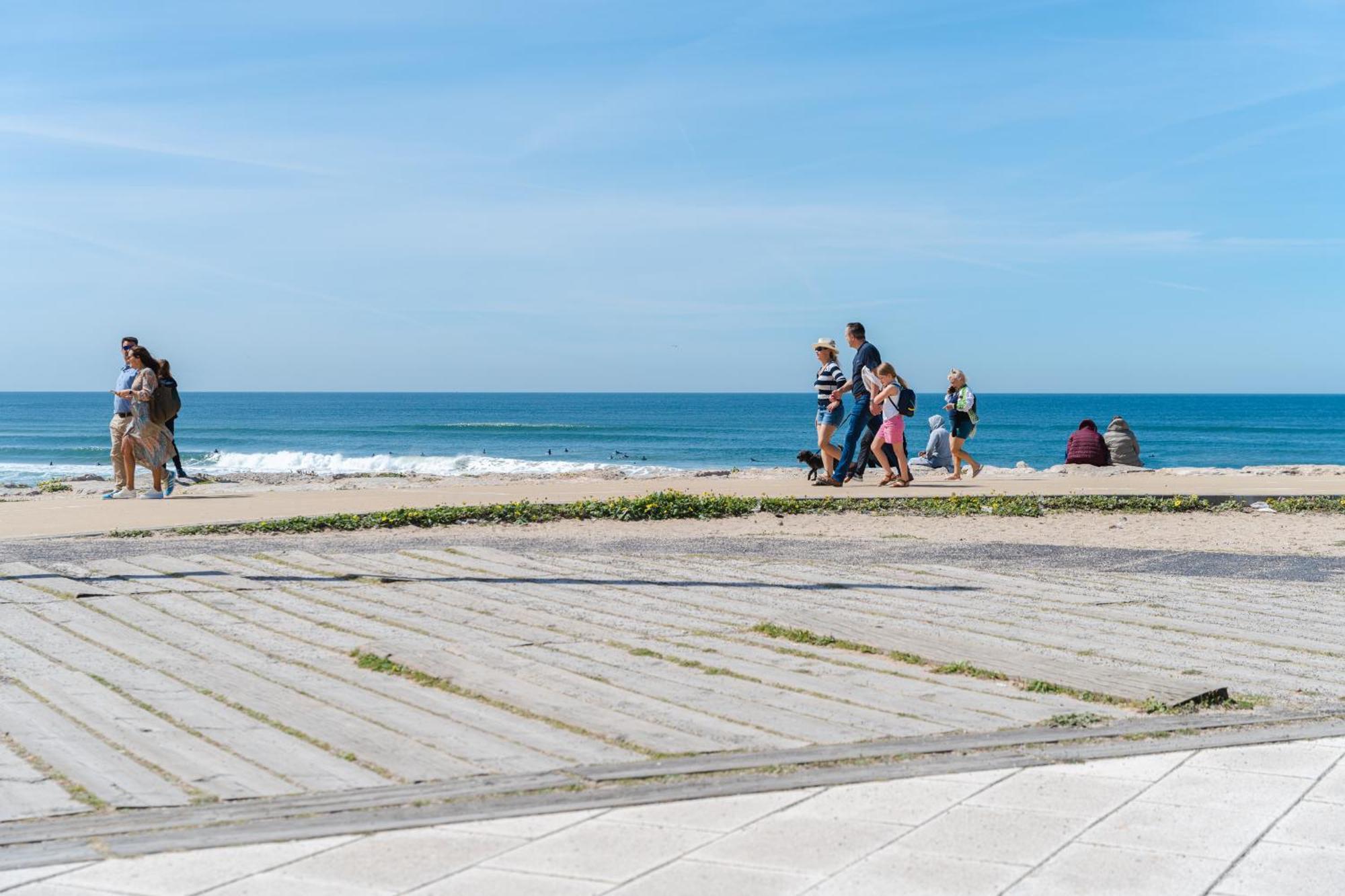 Sea View & Sundown, 150M From The Beach And Surf Spots Costa da Caparica Exterior photo