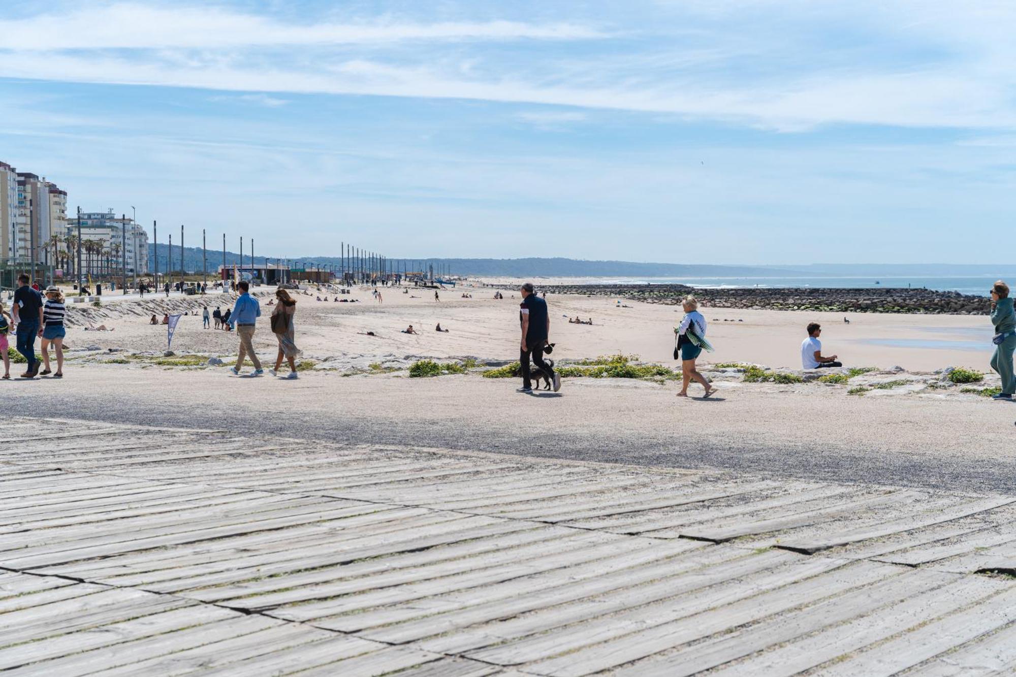 Sea View & Sundown, 150M From The Beach And Surf Spots Costa da Caparica Exterior photo