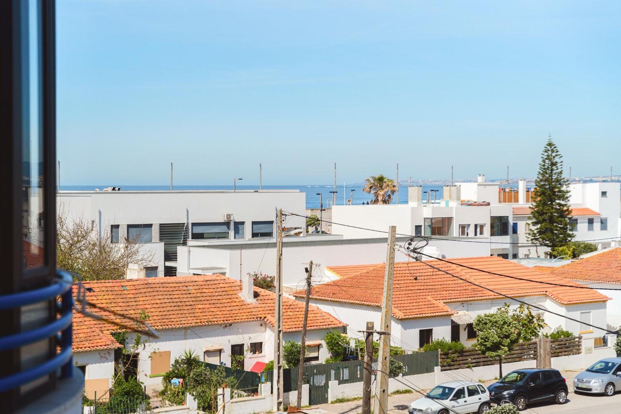 Sea View & Sundown, 150M From The Beach And Surf Spots Costa da Caparica Exterior photo